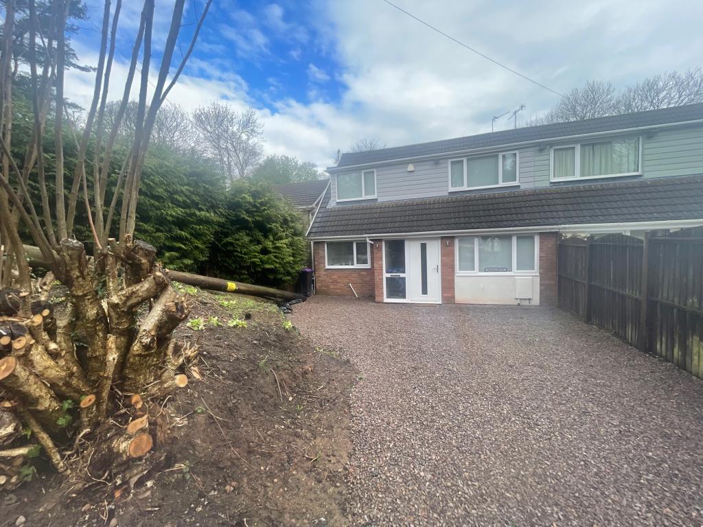 4 bedroom semidetached house for sale in Grove Park, Pontnewydd