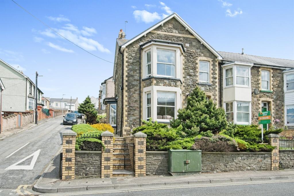 3 bedroom end of terrace house for sale in Cwmavon Road, Blaenavon
