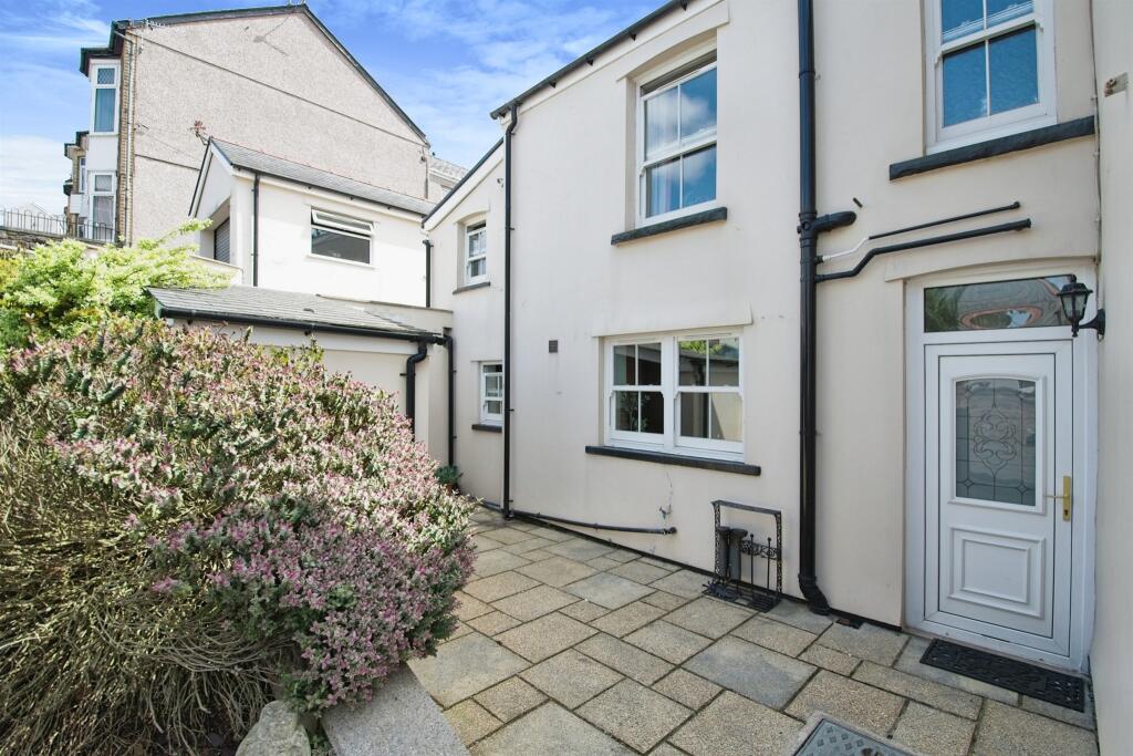 3 bedroom end of terrace house for sale in Cwmavon Road, Blaenavon