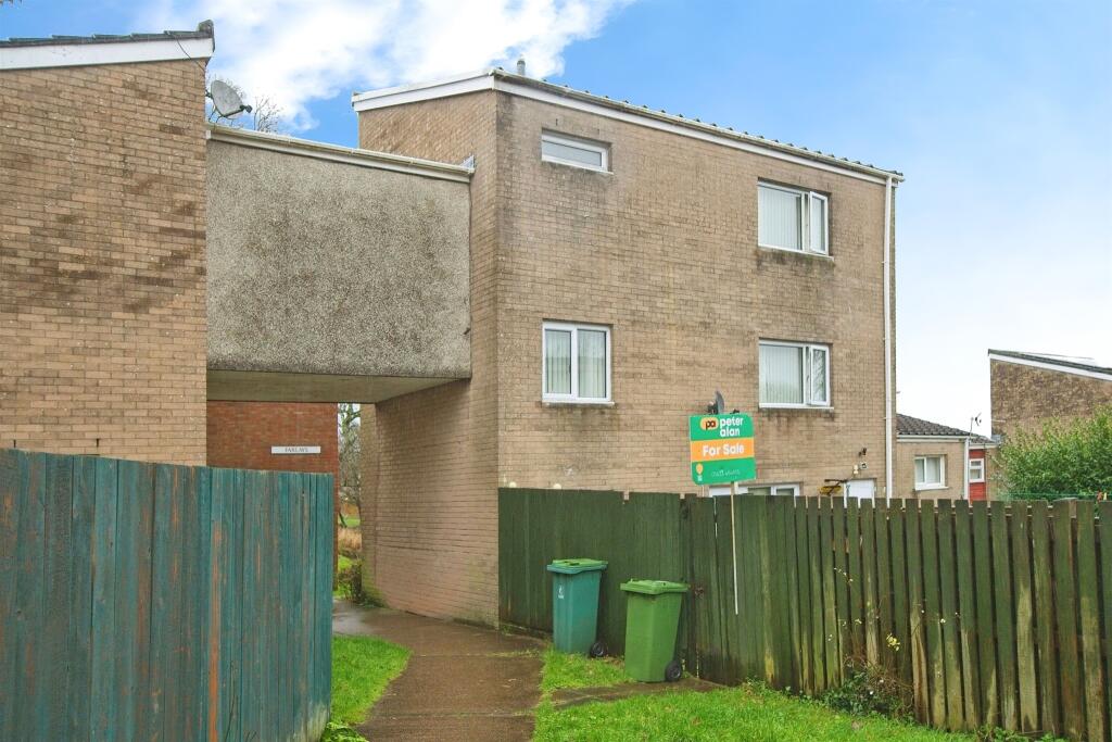 4 bedroom terraced house for sale in Farlays, Coed Eva, Cwmbran, NP44
