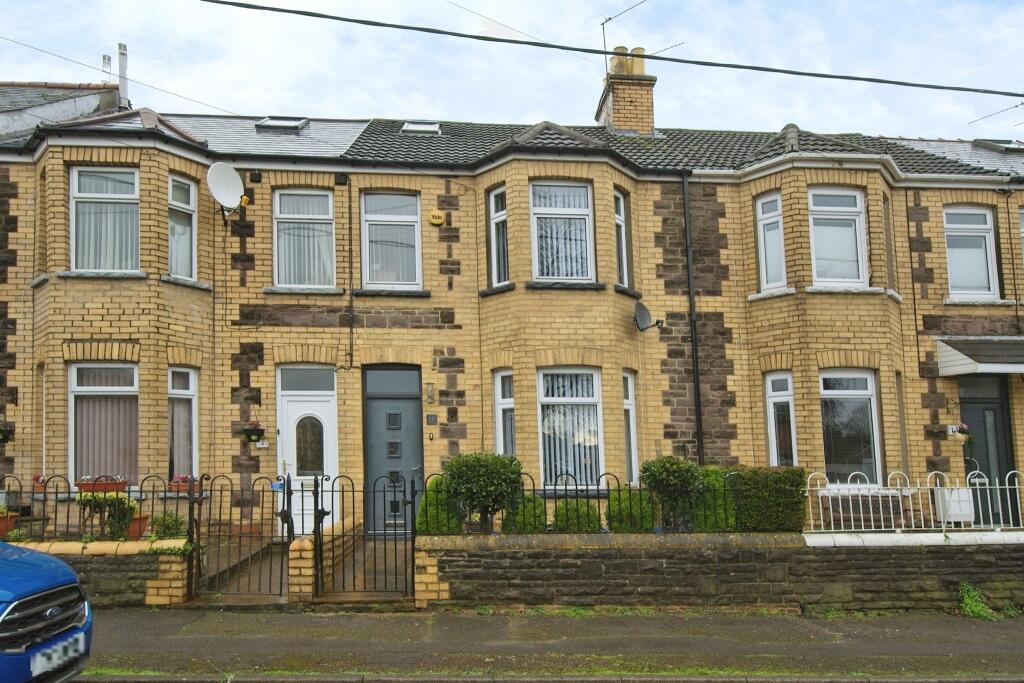 3 bedroom terraced house for sale in Park View, Pontnewydd, Cwmbran, NP44