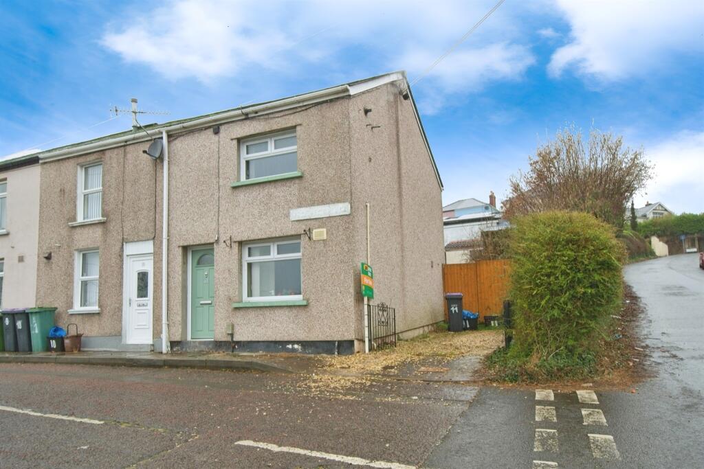 2 bedroom end of terrace house for sale in Prospect Place, Cwmbran, NP44