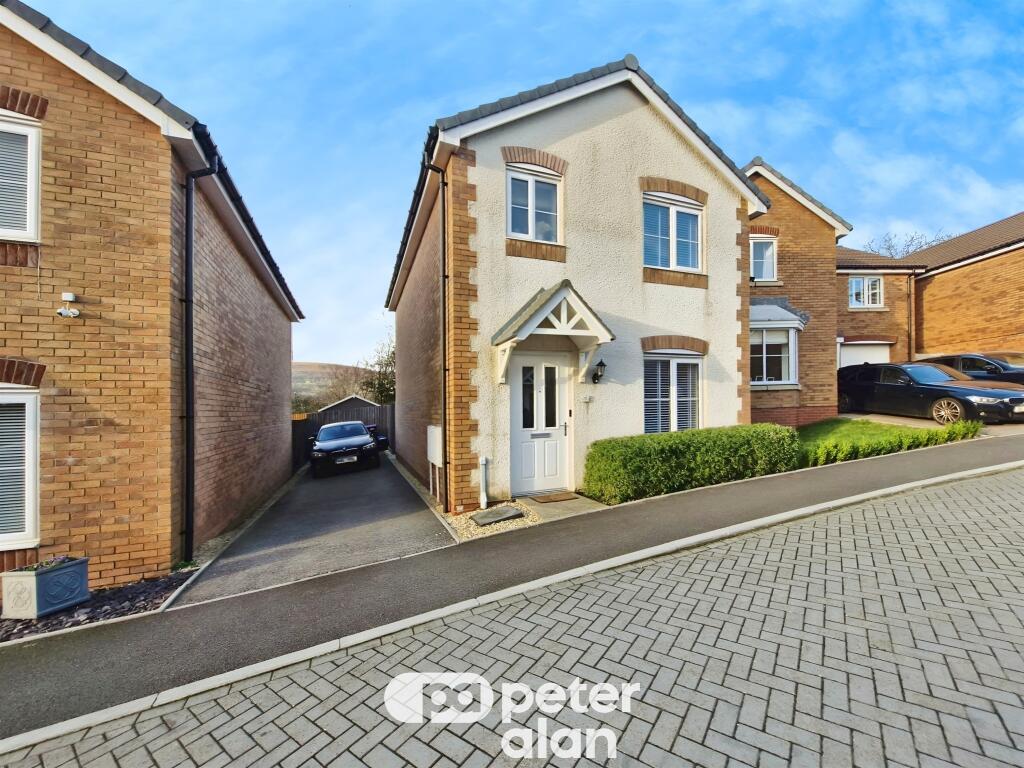 3 bedroom detached house for sale in Cwrt Celyn, St. Dials, Cwmbran, NP44