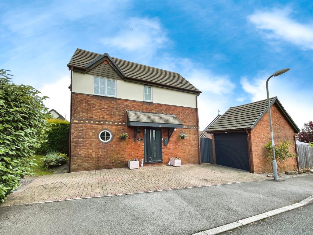 3 bedroom detached house for sale in Hendre Court, Henllys, CWMBRAN, NP44