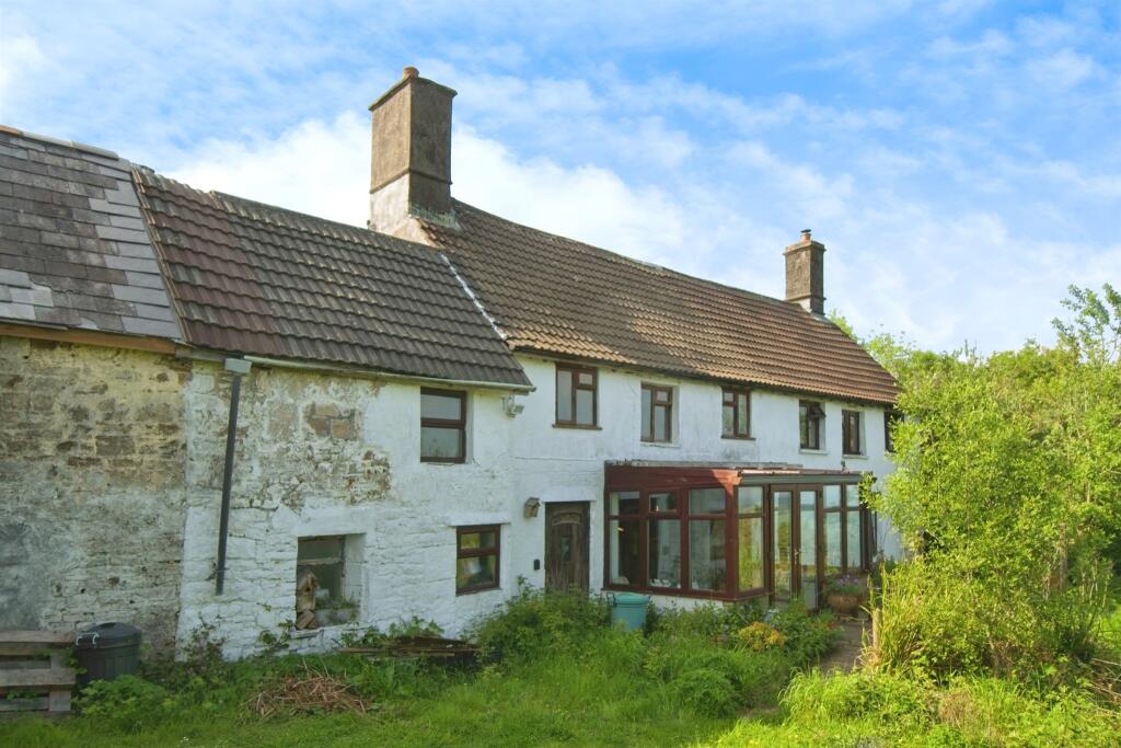 4 bedroom character property for sale in New Farm Cottage, Penyrheol