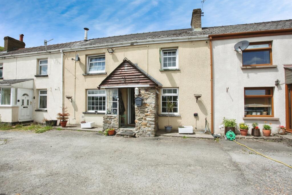 Main image of property: Elizabeth Row, Talywain, Pontypool
