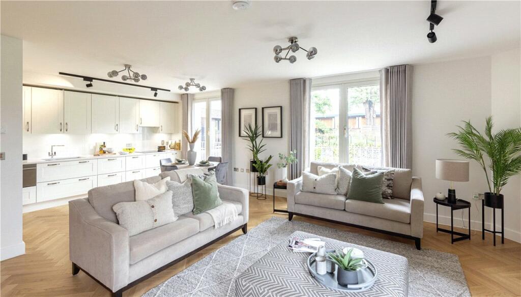 3 bedroom apartment for sale in Leyton Road, Harpenden, Hertfordshire, AL5