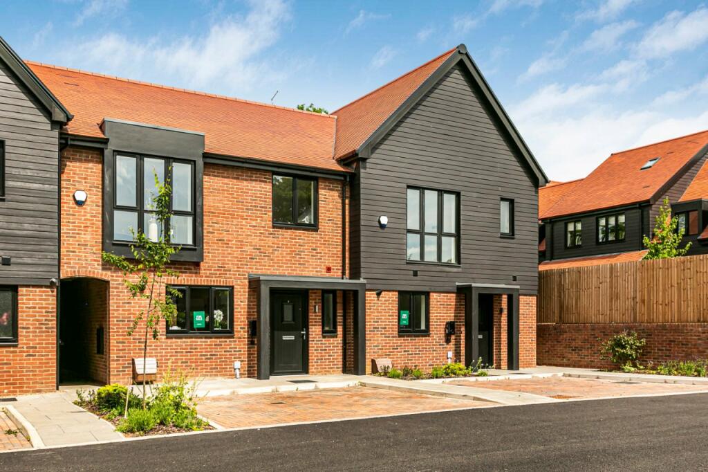 4 bedroom terraced house for sale in Bell Mews, Codicote, Hitchin