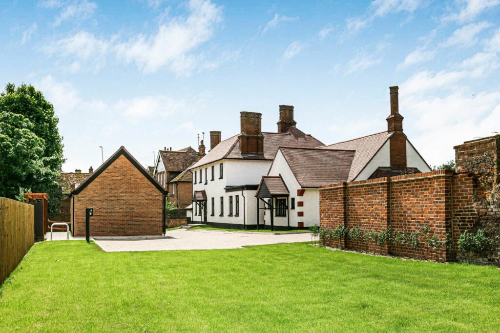 2 bedroom apartment for sale in Queens Court, Codicote, Hitchin