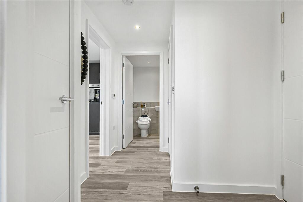 Additional property image - Corner House, Town Centre, Hatfield, Hertfordshire