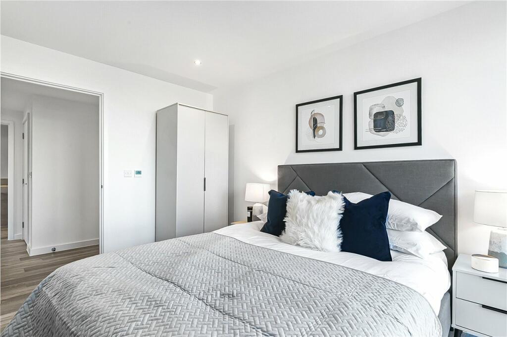 Additional property image - Corner House, Town Centre, Hatfield, Hertfordshire