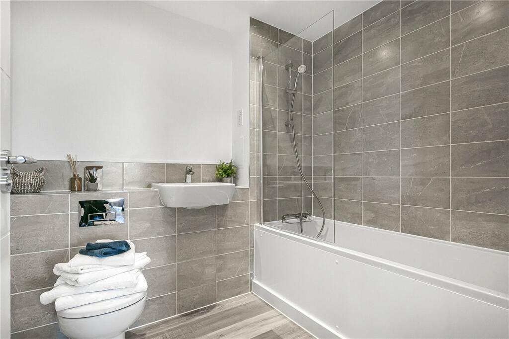 Additional property image - Corner House, Town Centre, Hatfield, Hertfordshire