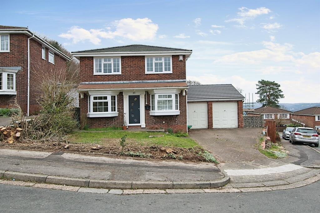 4 bedroom detached house for sale in Graigwen Parc, Pontypridd, CF37