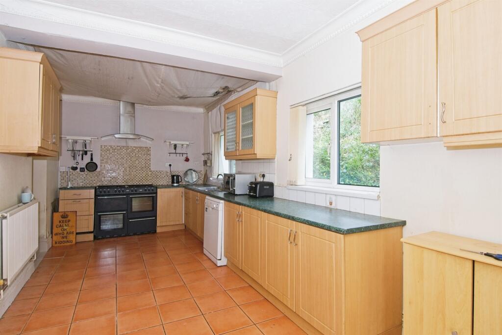 5 bedroom detached house for sale in Cilfynydd Road, Pontypridd, CF37