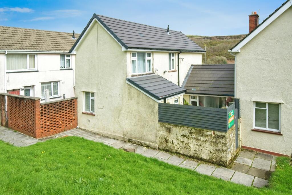 3 bedroom terraced house for sale in DanYCribyn, Ynysybwl, Pontypridd