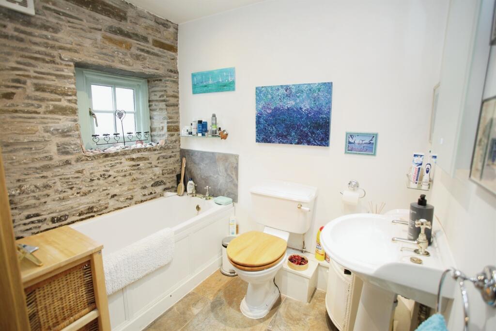 Additional property image - Berwerdd Du Farm Barn, Pontypridd