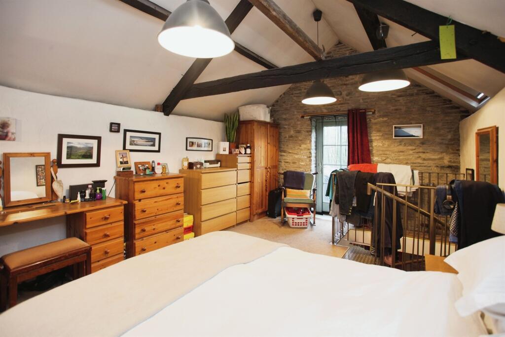 Additional property image - Berwerdd Du Farm Barn, Pontypridd