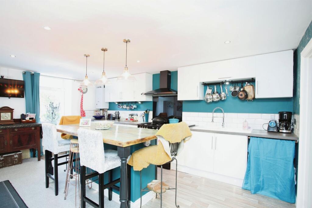 2 bedroom terraced house for sale in Commercial Street, Abergwynfi