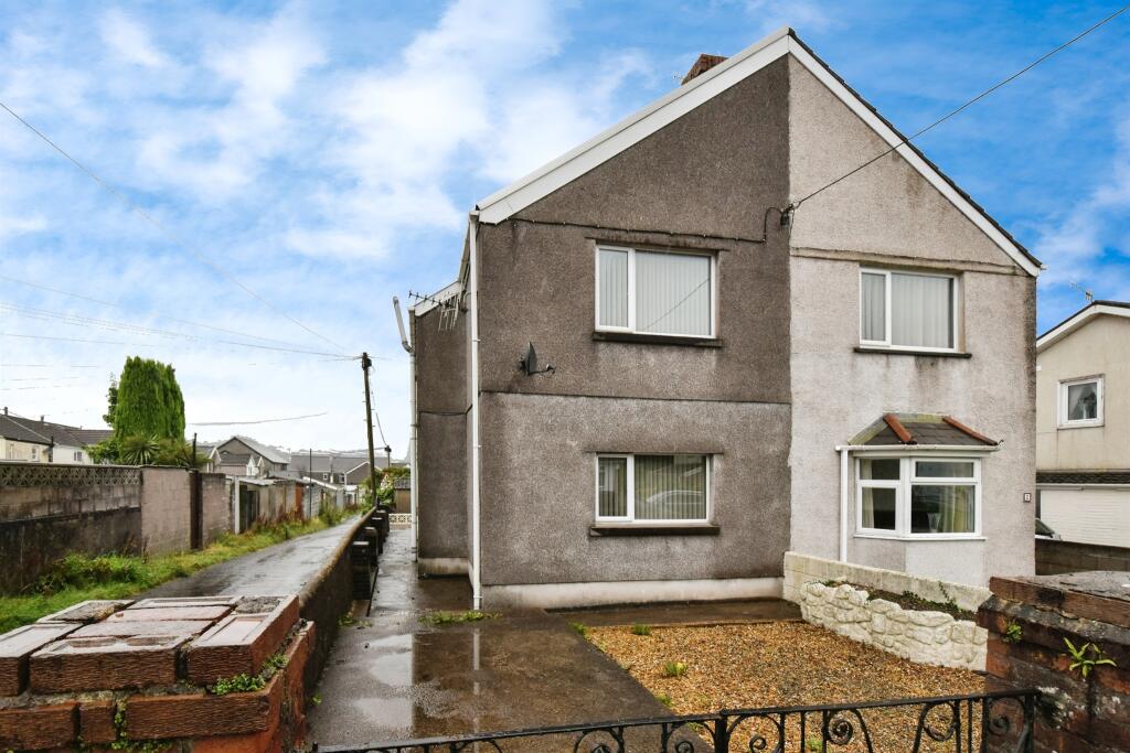 Main image of property: Yr-Ysfa, Maesteg