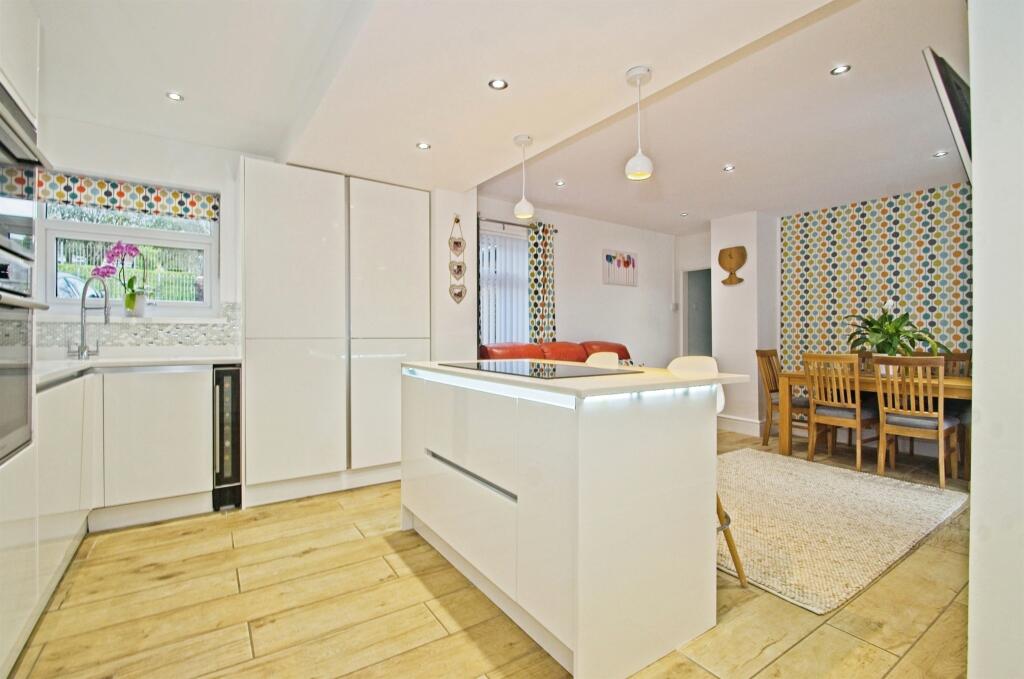 3 bedroom detached bungalow for sale in Prospect Place, Llangynwyd