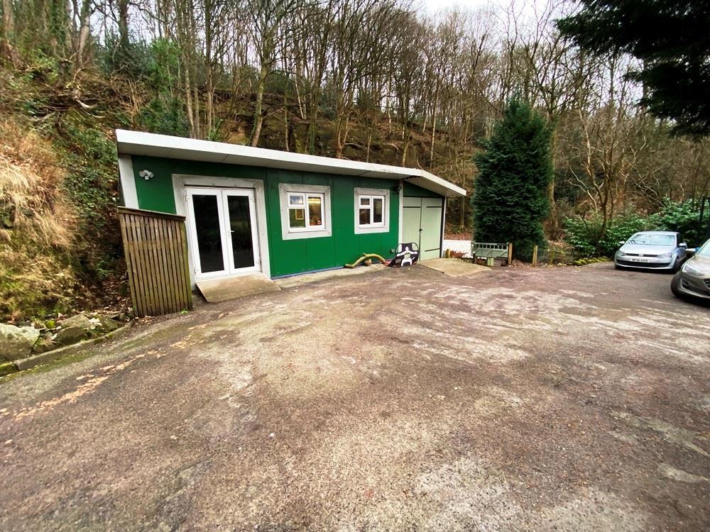 4 bedroom detached bungalow for sale in Derby Road, Ambergate, DE56