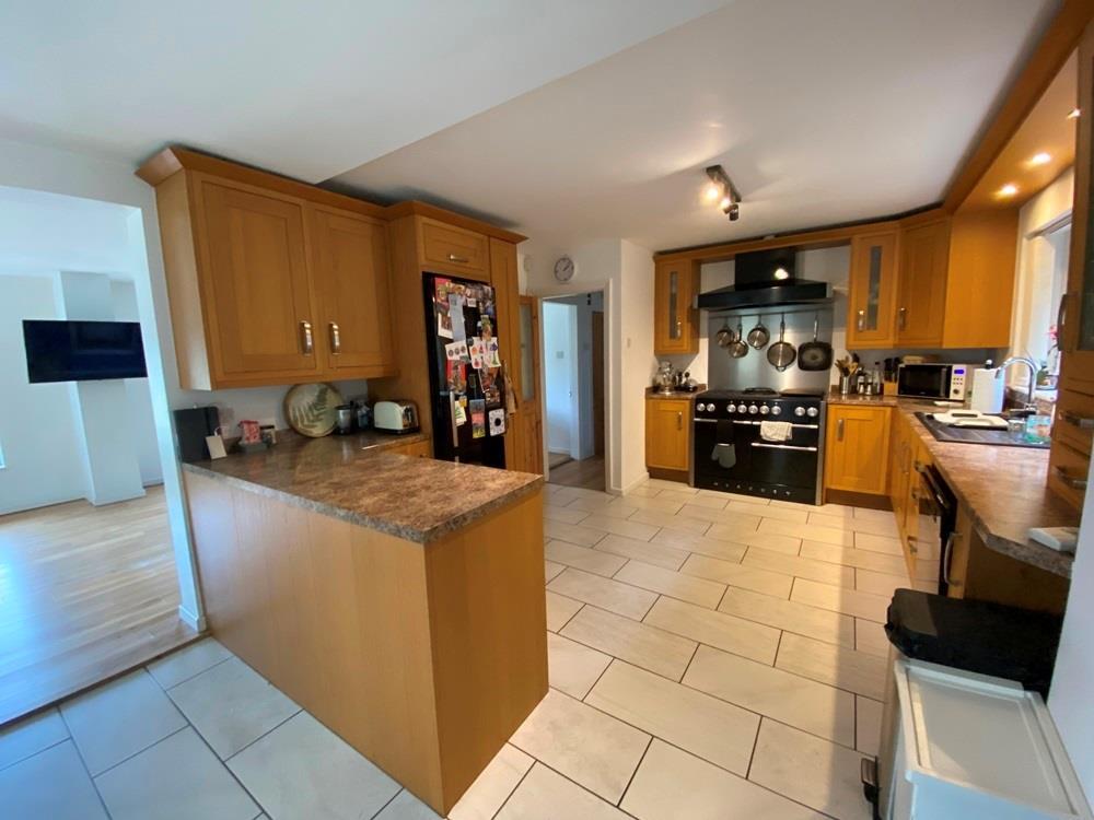 4 bedroom detached bungalow for sale in Derby Road, Ambergate, DE56