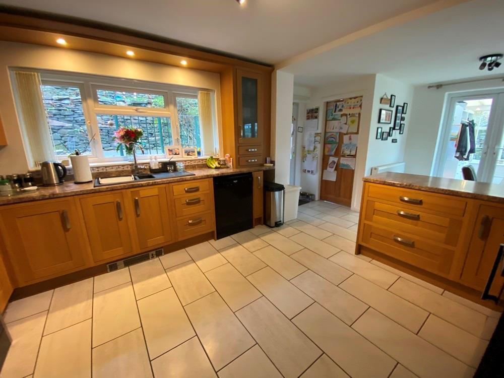 4 bedroom detached bungalow for sale in Derby Road, Ambergate, DE56