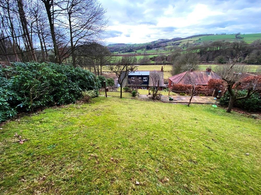 4 bedroom detached bungalow for sale in Derby Road, Ambergate, DE56