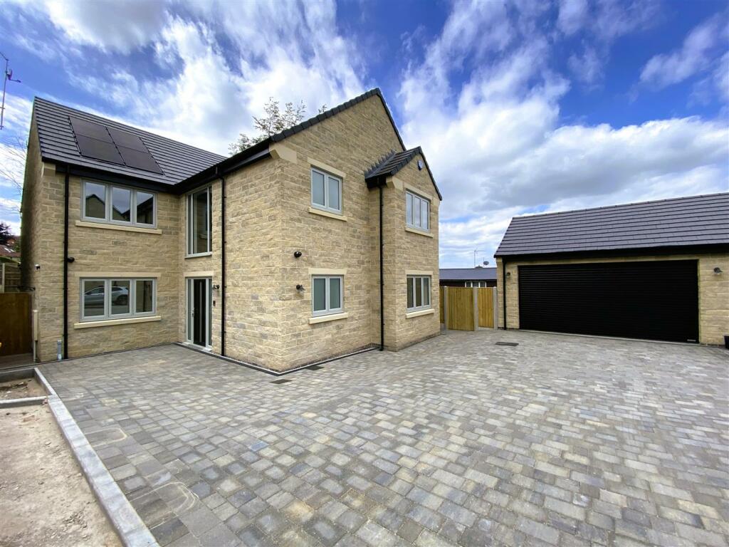 4 bedroom detached house for sale in Hands Road, Heanor, DE75