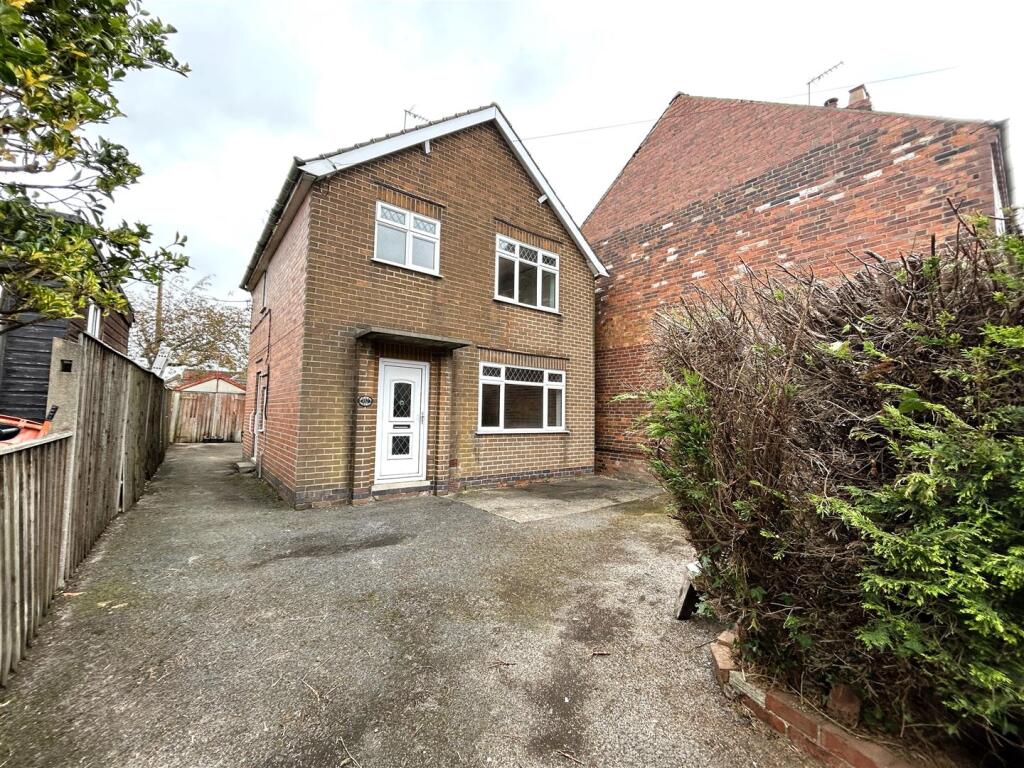 3 bedroom detached house