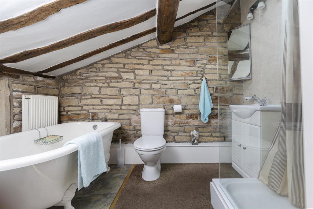 2 bedroom semidetached house for sale in Tofts Grove, Brighouse, HD6