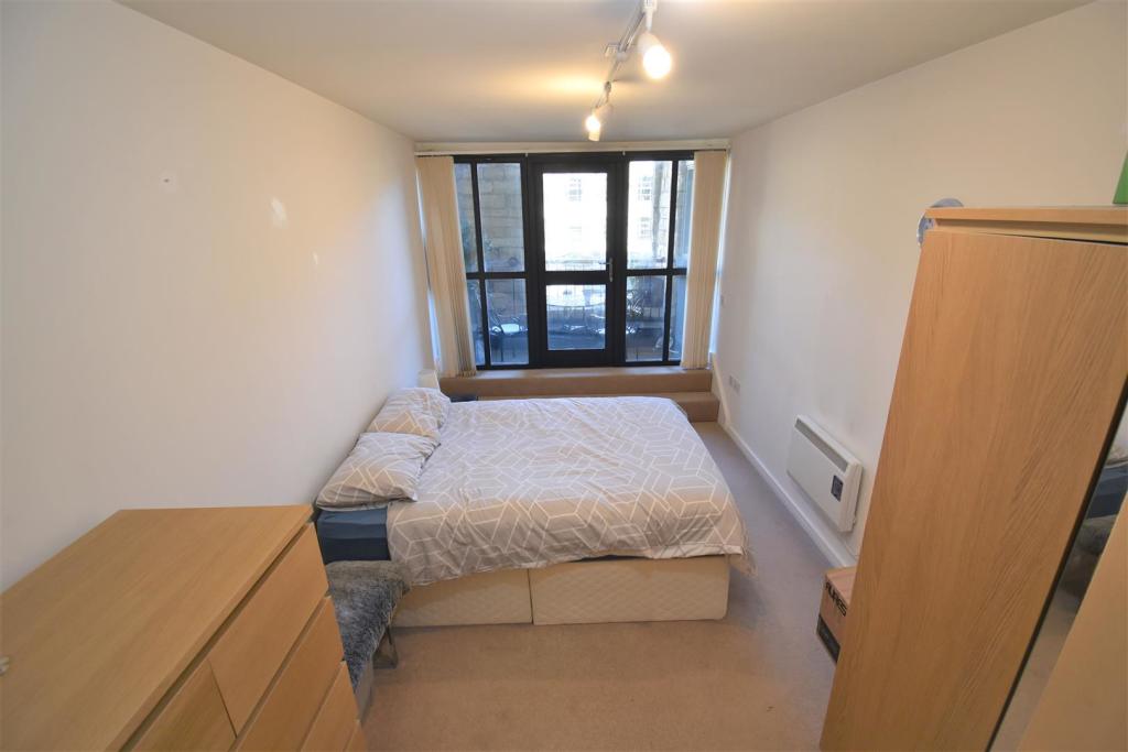 1 bedroom apartment for sale in Stoney Lane, Longwood, Huddersfield, HD3