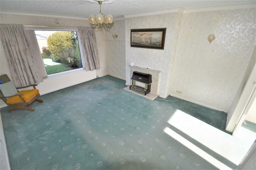 3 bedroom semidetached bungalow for sale in Moorlands Road, Mount