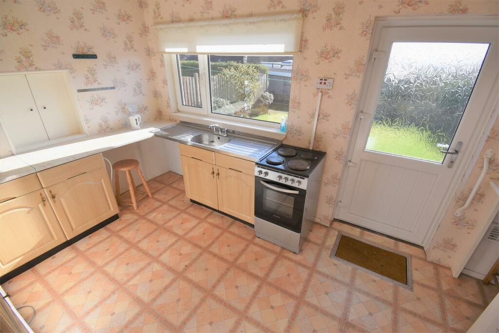 3 bedroom semidetached bungalow for sale in Moorlands Road, Mount