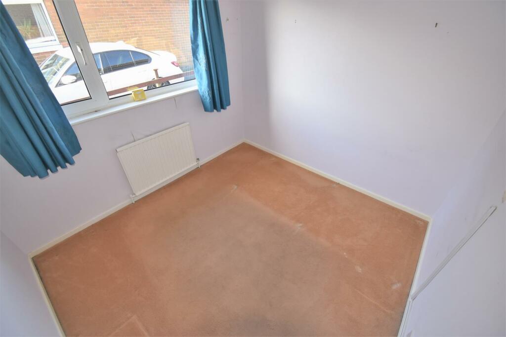 3 bedroom semidetached bungalow for sale in Moorlands Road, Mount