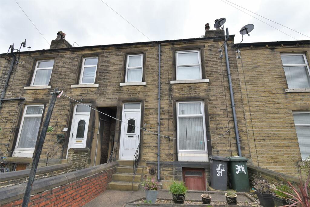 2 bedroom terraced house for sale in Broomfield Road, Marsh, Huddersfield, HD1