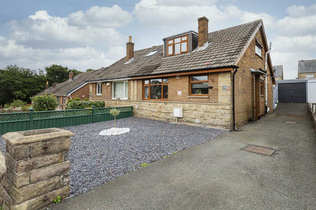 4 bedroom semidetached bungalow for sale in Cornfield Avenue