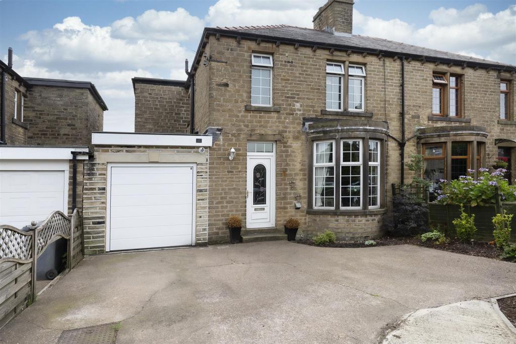 3 bedroom semidetached house for sale in New Hey Road, Outlane