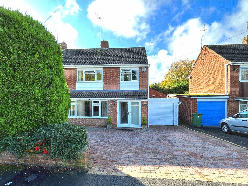 3 bedroom semidetached house for sale in Overbrook, Evesham