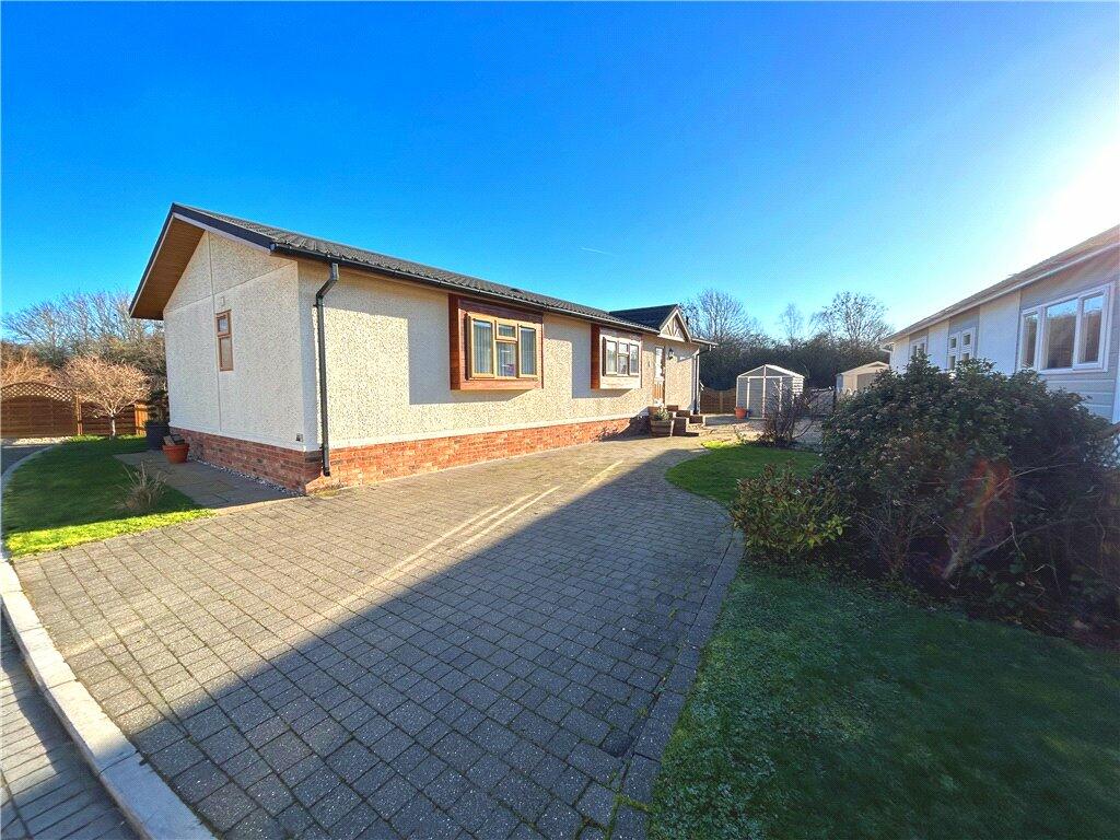 2 bedroom detached house for sale in Station Road, Salford Priors