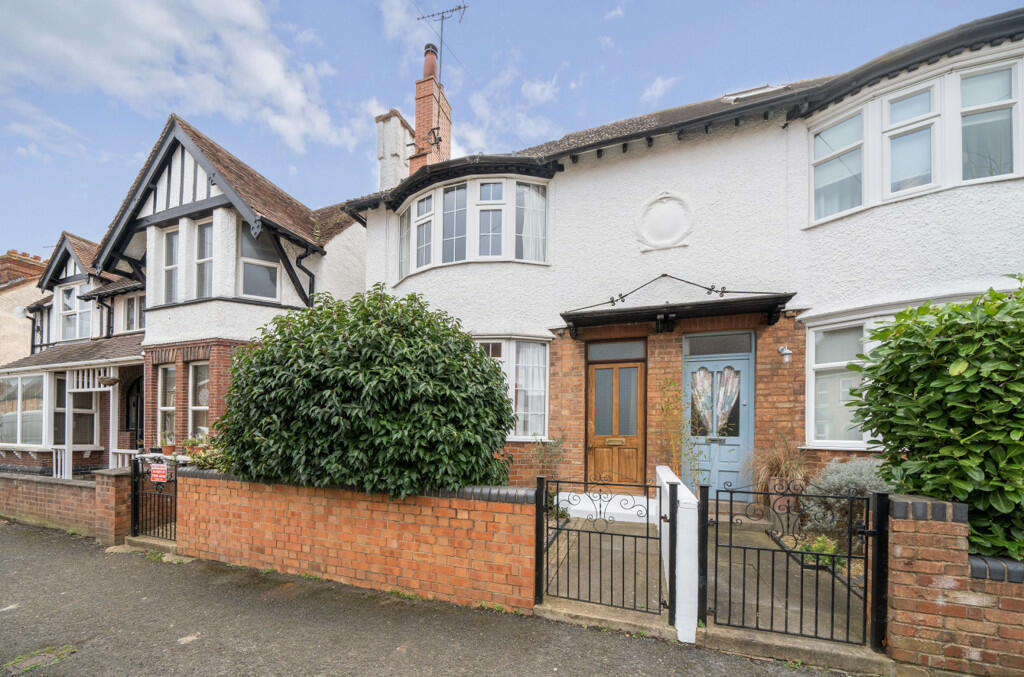 3 bedroom semidetached house for sale in Northwick Road, Evesham, WR11