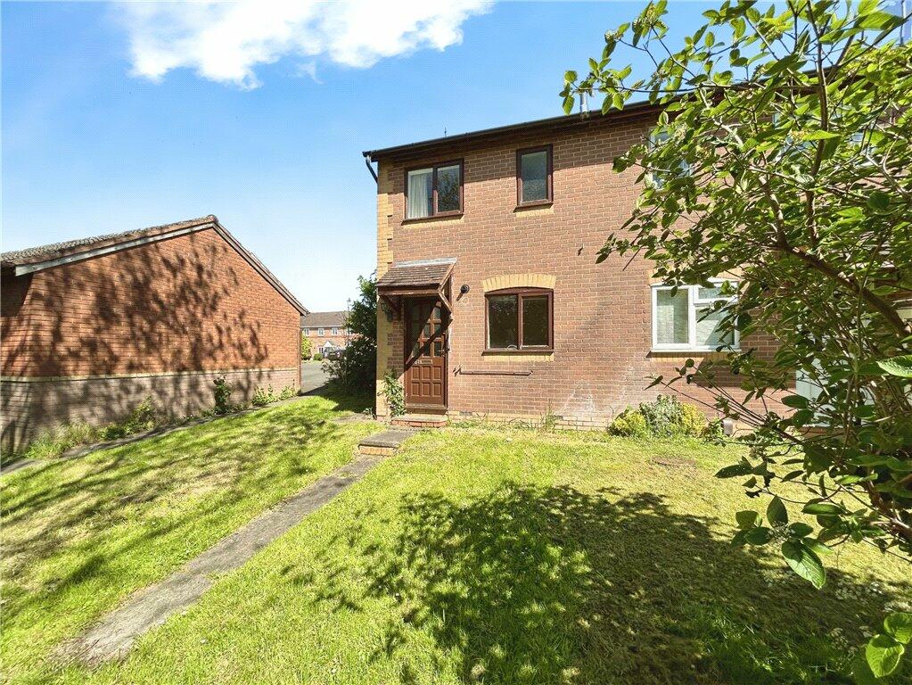 2 bedroom end of terrace house for sale in St. Philips Drive, Evesham