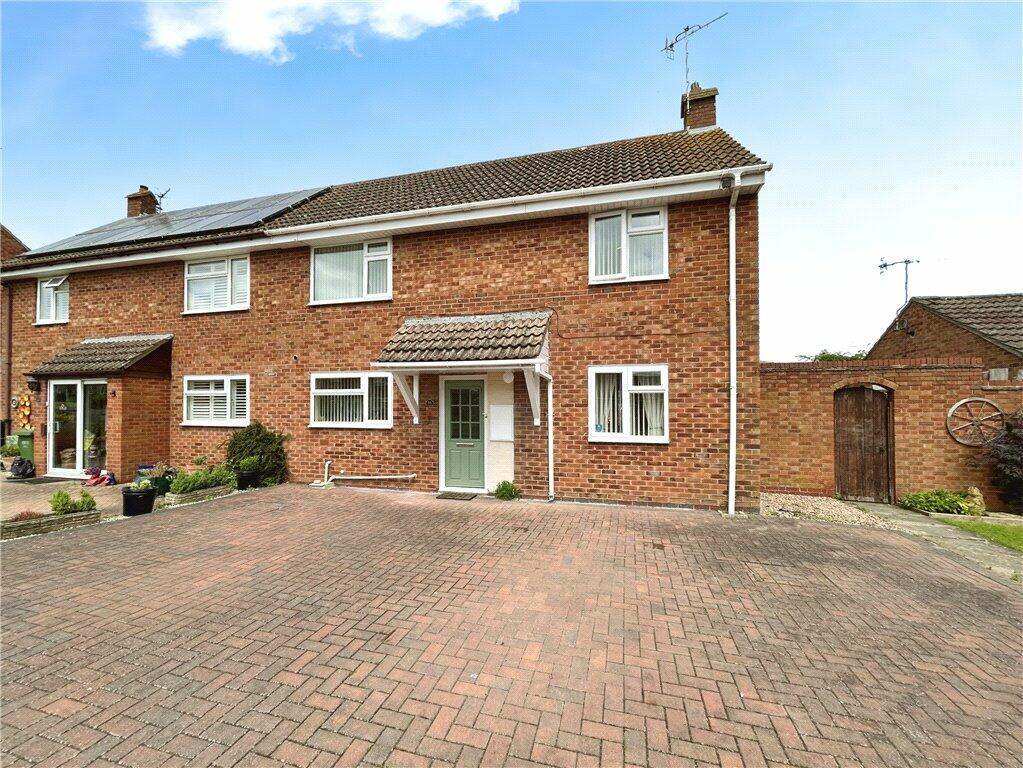 3 bedroom semidetached house for sale in Titheway, Middle Littleton