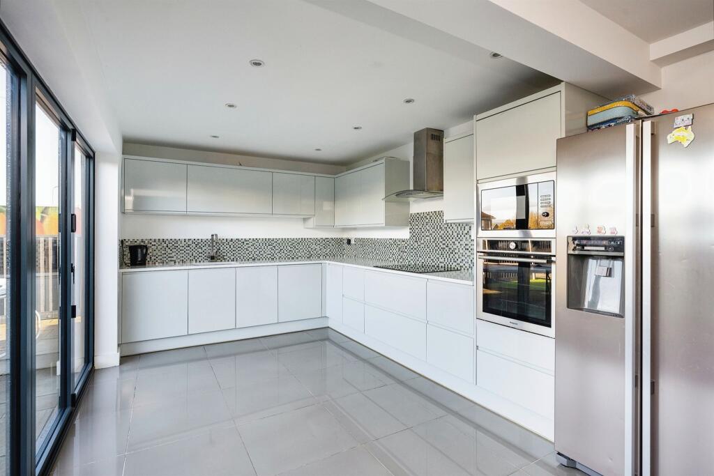Additional property image - Clos-Y-Deri, Porthcawl