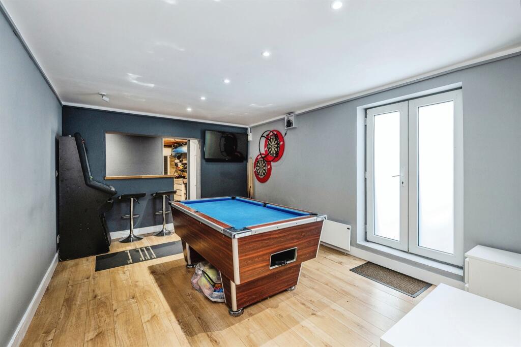 Additional property image - Clos-Y-Deri, Porthcawl