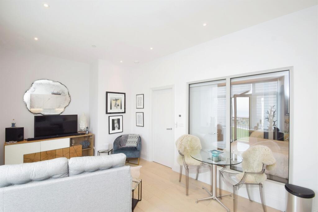 Additional property image - Rest Bay, Porthcawl