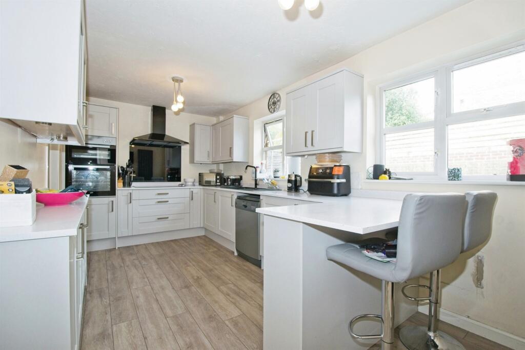 Additional property image - Two Stones Crescent, Kenfig Hill, Bridgend