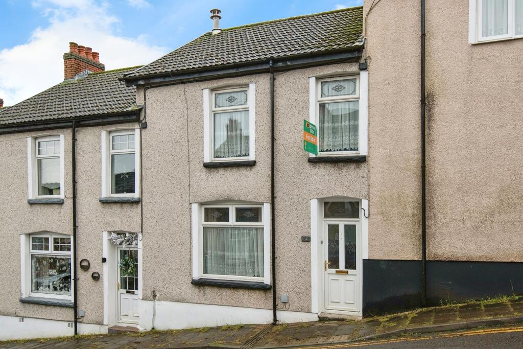 4 bedroom terraced house for sale in Duffryn Street, Pontlottyn