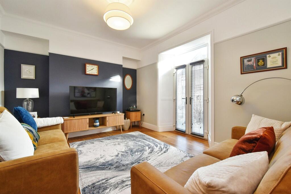 3 bedroom semidetached house for sale in Tredegar Road, Ebbw Vale, NP23