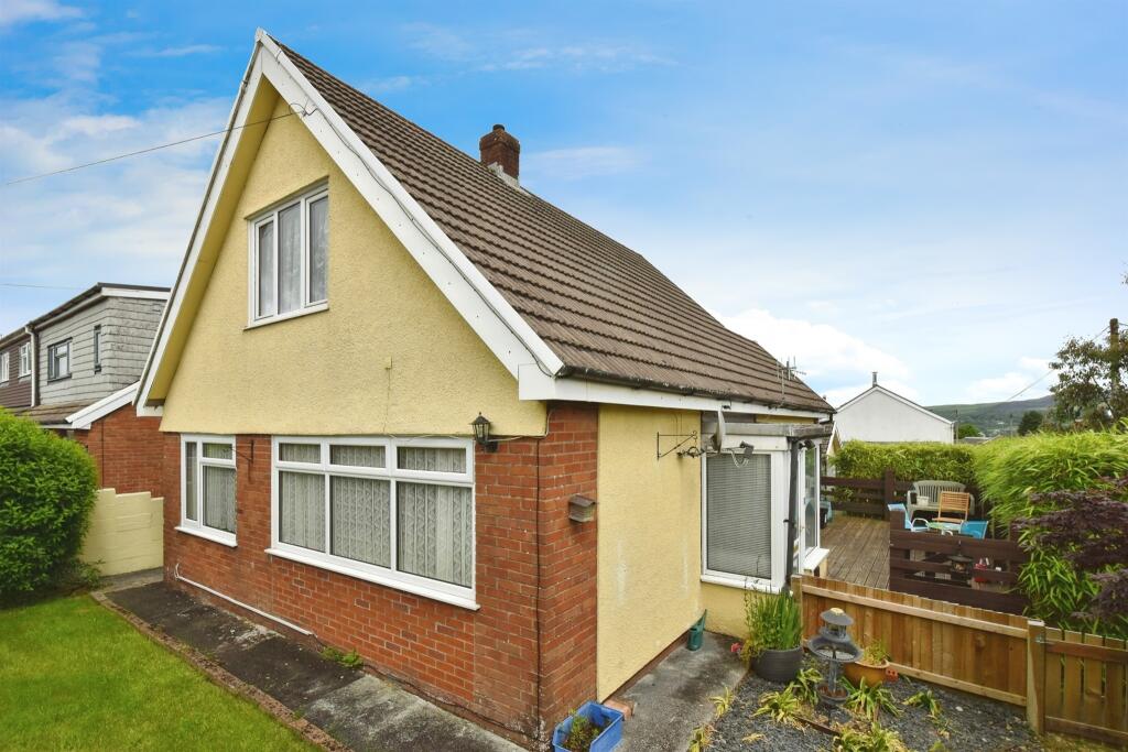 3 bedroom detached house for sale in Shirley Drive, Heolgerrig, Merthyr